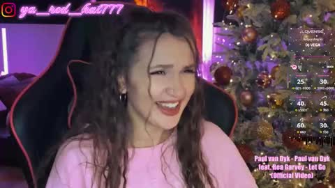 Snapshot of _red_hat_7 chatting on December 13, 10:04 pm -RED HAT- online show from December 13, 10:04 pm