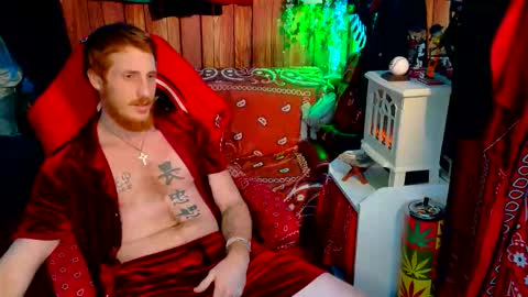 Snapshot of _redxxx chatting on January 9, 1:08 am REDxxx online show from January 9, 1:08 am