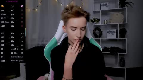 Rein online show from December 14, 5:29 pm