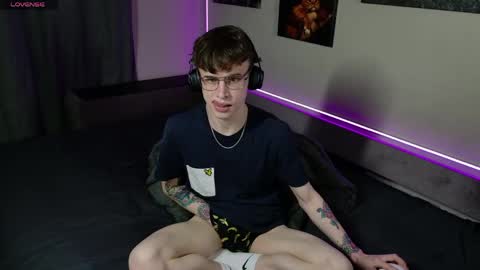 Snapshot of _reisy_ chatting on May 10, 6:24 pm Reisy online show from May 10, 6:24 pm