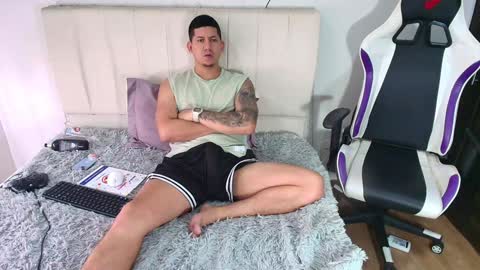 Snapshot of _robertobaggio chatting on December 23, 1:03 pm Roberto online show from December 23, 1:03 pm