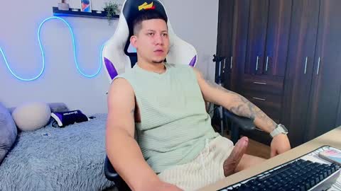 Snapshot of _robertobaggio chatting on January 30, 2:25 pm Roberto online show from January 30, 2:25 pm