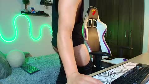 Snapshot of _robertobaggio chatting on February 15, 12:11 pm Roberto online show from February 15, 12:11 pm