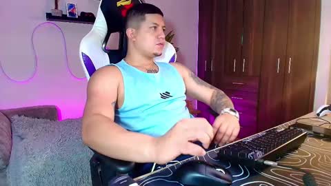 Snapshot of _robertobaggio chatting on March 11, 12:50 pm Roberto online show from March 11, 12:50 pm