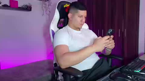 Snapshot of _robertobaggio chatting on September 9, 12:37 pm Roberto online show from September 9, 12:37 pm