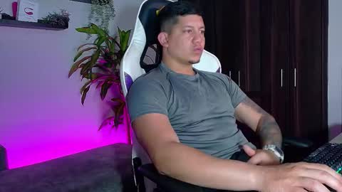 Roberto online show from November 23, 7:30 am