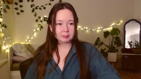 Snapshot of _rosie_cheeks_ chatting on November 11, 6:52 pm See you online show from November 11, 6:52 pm