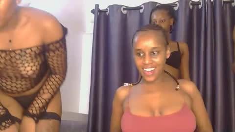 Snapshot of _roxxana chatting on June 2, 6:32 pm Roxxana online show from June 2, 6:32 pm