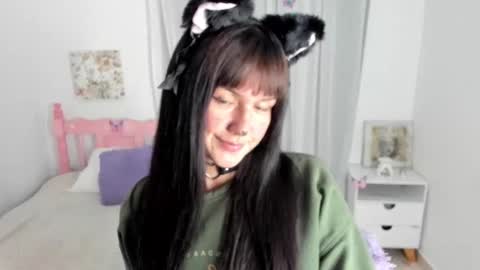 Snapshot of _roxy_1 chatting on November 1, 1:40 am veronik independent model online show from November 1, 1:40 am