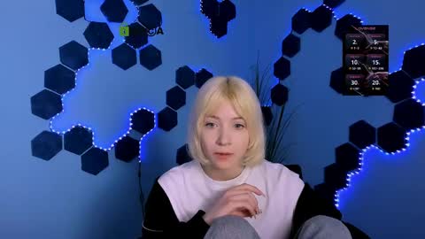 sabrina  online show from April 29, 8:51 am