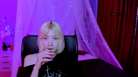 sabrina  online show from May 6, 8:30 am