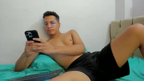 Snapshot of _sahhir chatting on March 13, 2:01 pm sair online show from March 13, 2:01 pm