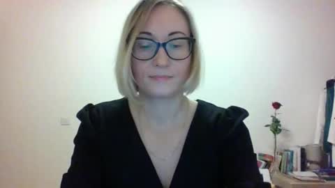 Snapshot of _sandyqueen__ chatting on November 30, 6:56 pm _sandyqueen__ online show from November 30, 6:56 pm