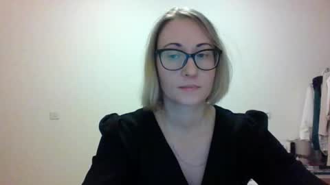 Snapshot of _sandyqueen__ chatting on December 13, 7:53 pm _sandyqueen__ online show from December 13, 7:53 pm