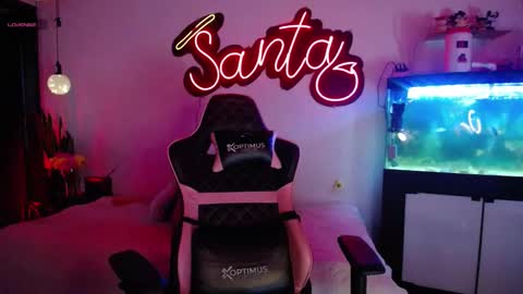 Snapshot of _santalove_ chatting on January 17, 10:23 pm SantaLove online show from January 17, 10:23 pm