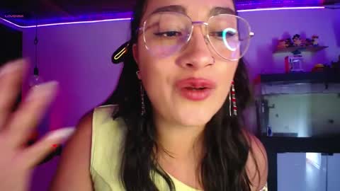 Snapshot of _santalove_ chatting on January 22, 9:32 pm SantaLove online show from January 22, 9:32 pm