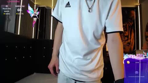 Snapshot of _santi2 chatting on March 3, 7:42 pm santi online show from March 3, 7:42 pm