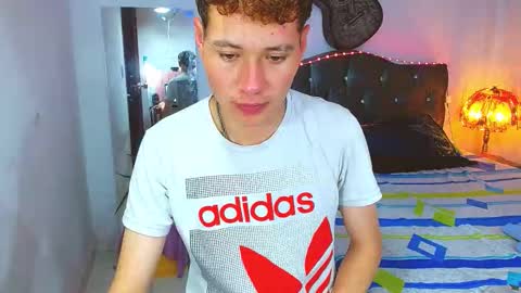 Snapshot of _santi2 chatting on March 25, 2:39 am santi online show from March 25, 2:39 am