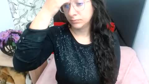 _saraximena_ online show from June 11, 6:33 am