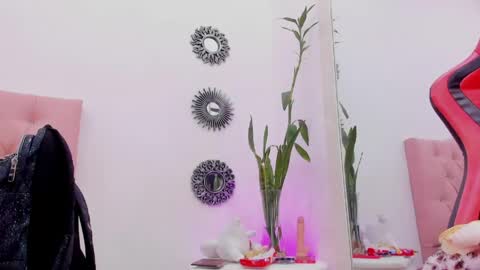 Snapshot of _saray_rose chatting on June 5, 1:06 pm _saray_rose online show from June 5, 1:06 pm