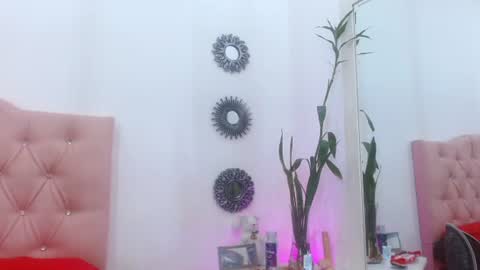 Snapshot of _saray_rose chatting on June 15, 2:30 pm _saray_rose online show from June 15, 2:30 pm