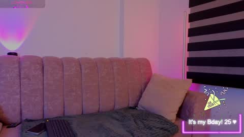 Snapshot of _scarletmoore chatting on May 10, 5:34 am Scarlett online show from May 10, 5:34 am