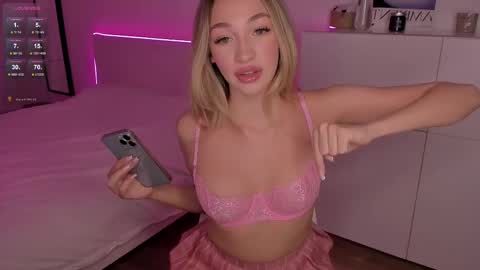 Kat online show from October 17, 5:48 pm