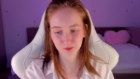 Snapshot of _secretelly_ chatting on November 18, 11:03 am _secretelly_ online show from November 18, 11:03 am