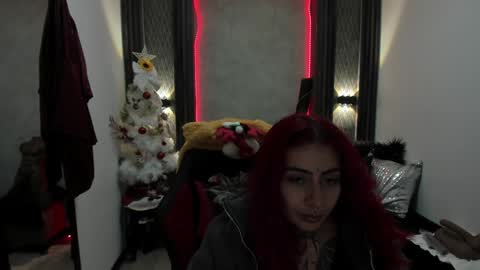 Snapshot of _selene_red chatting on January 10, 1:52 pm Selene online show from January 10, 1:52 pm