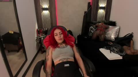 Snapshot of _selene_red chatting on January 18, 5:48 pm Selene online show from January 18, 5:48 pm