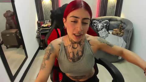 Snapshot of _selene_red chatting on February 25, 3:49 pm Selene online show from February 25, 3:49 pm