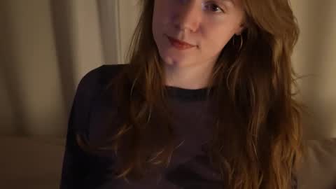 Snapshot of _sensualia_ chatting on November 29, 10:13 pm Lia online show from November 29, 10:13 pm