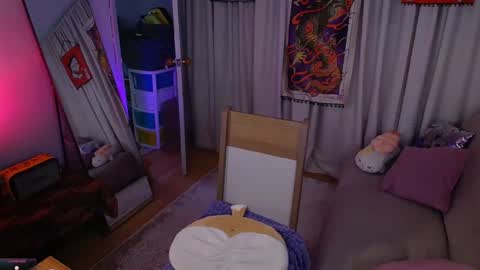 Laura online show from July 29, 1:42 pm
