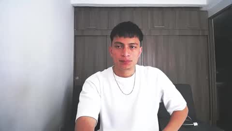 Juan Pablo-independent model online show from September 19, 5:24 pm