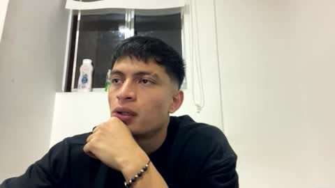 Juan Pablo-independent model online show from June 10, 3:07 am