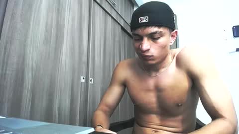 Juan Pablo-independent model online show from June 12, 11:25 pm