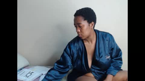 Snapshot of _sexylipss chatting on December 3, 5:44 pm _sexylipss online show from December 3, 5:44 pm