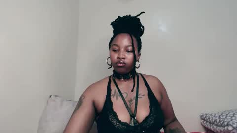 Snapshot of _sexysquirter chatting on December 17, 5:52 pm _sexysquirter online show from December 17, 5:52 pm