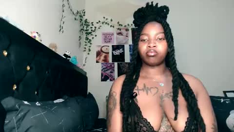 _sexysquirter online show from May 4, 9:00 pm