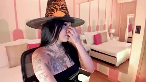 Sharlot online show from October 31, 1:56 pm