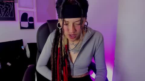 _sharlotte777 online show from March 6, 4:25 pm