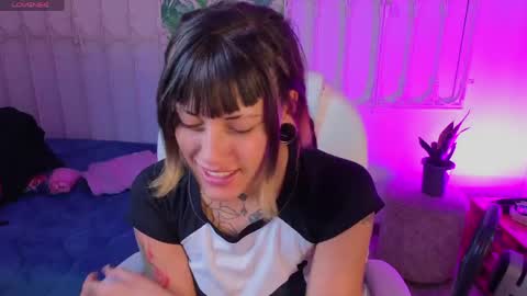 _sharlotte777 online show from May 14, 1:51 pm