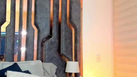 _silvia_vega_ online show from November 27, 8:05 am