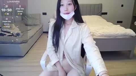 winni online show from December 9, 8:22 am
