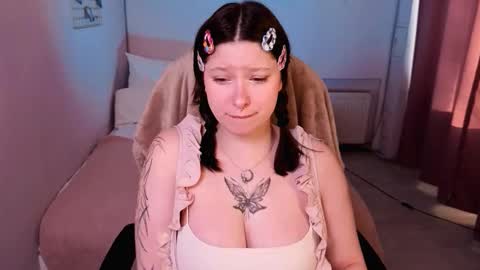 Snapshot of _sofi_spark chatting on February 6, 8:40 am Sofi Follow me online show from February 6, 8:40 am