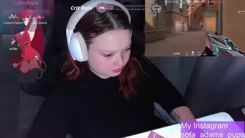 Snapshot of _sofia_adam_ chatting on December 17, 6:52 am pups online show from December 17, 6:52 am