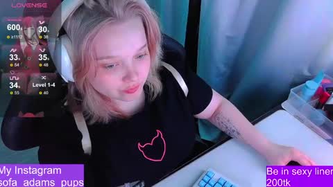 Snapshot of _sofia_adam_ chatting on May 11, 7:58 am pups online show from May 11, 7:58 am