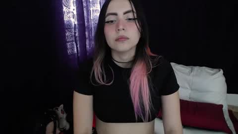 Snapshot of _sofiapink chatting on April 15, 7:54 pm Sofia online show from April 15, 7:54 pm