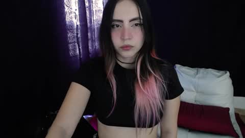 Snapshot of _sofiapink chatting on April 15, 7:58 pm Sofia online show from April 15, 7:58 pm