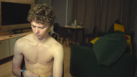 OLIVERpvt is open online show from December 5, 1:06 pm
